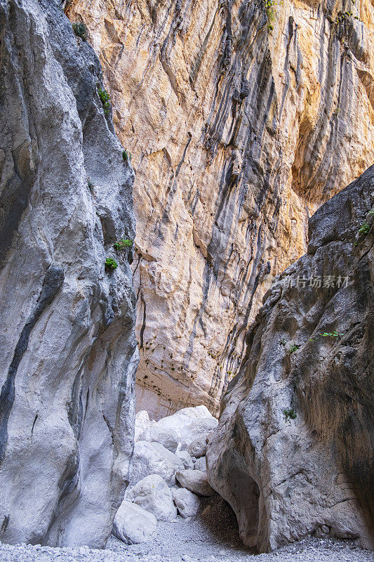 Gola Gorropu峡谷，位于意大利撒丁岛中东部的Supramonte地区